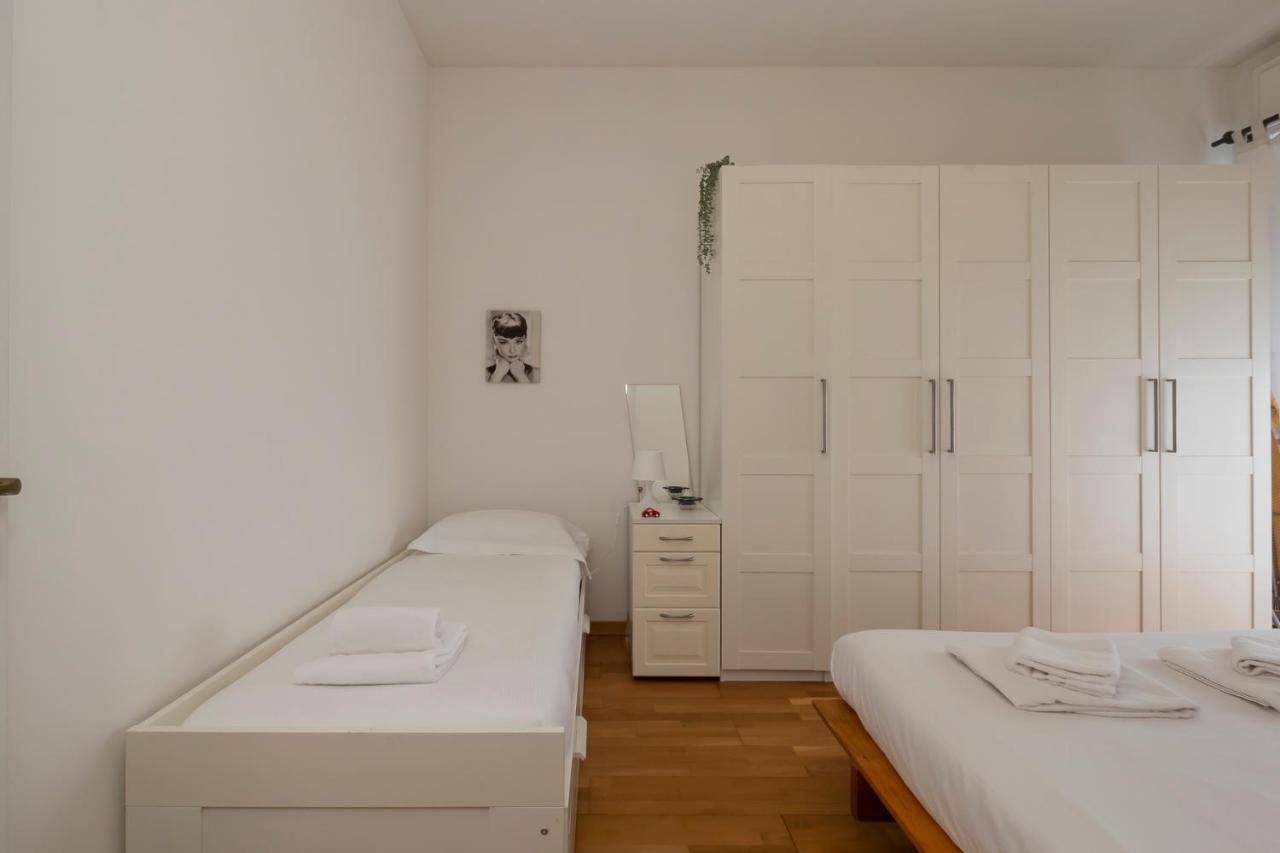 Luxury Flat Between Navigli And Duomo - Sambuco Milan Bagian luar foto