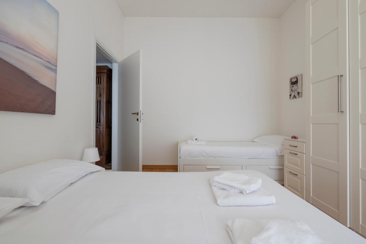 Luxury Flat Between Navigli And Duomo - Sambuco Milan Bagian luar foto